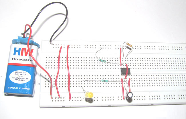 Simple Flashing LED using 555 Timer IC