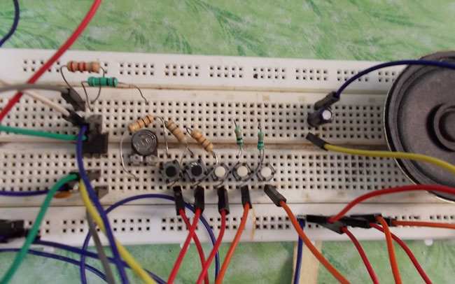 DIY Piano using 555 Timer IC