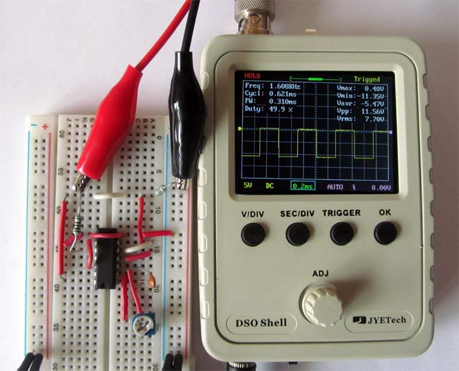 Square Wave Generator Circuit using 4047 IC