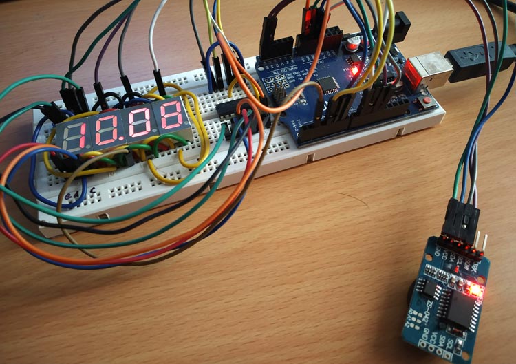 Multiplexing Four 7 Segment Displays using Arduino to Display Time