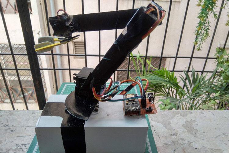 Smart Robotic Arm