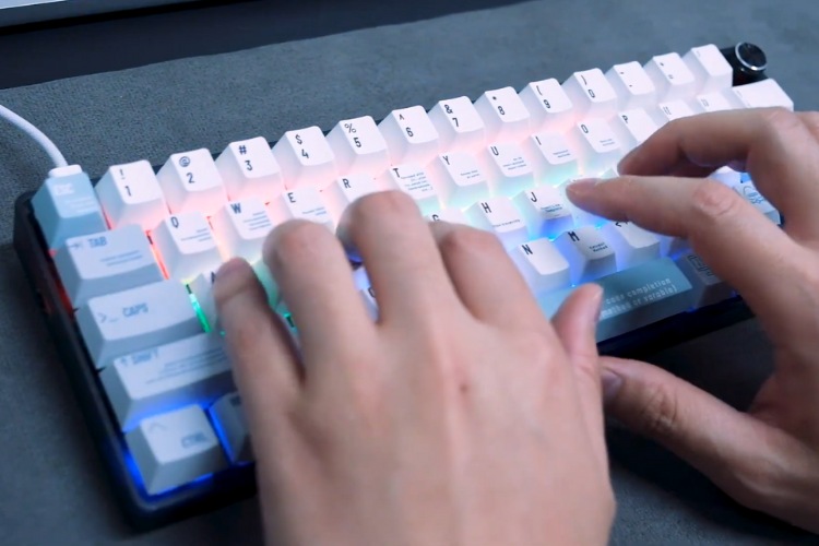 AgileWhisker Keyboard: The Ultimate Open-Source Programmable Keyboard with RP2040