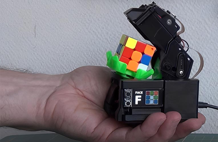 Smallest Rubik's Cube Solver Robot