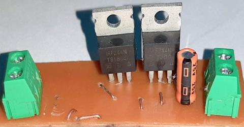 Reverse Polarity Protection Circuit using RT1720